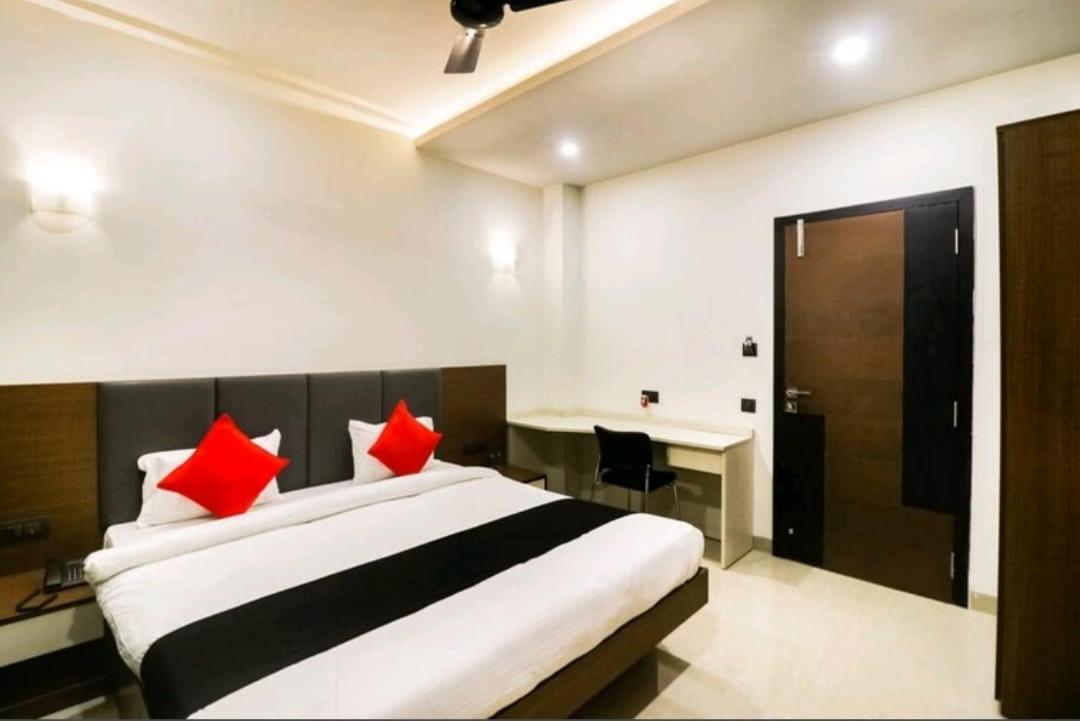 Hotel Nikhil Regency Bhilai Buitenkant foto